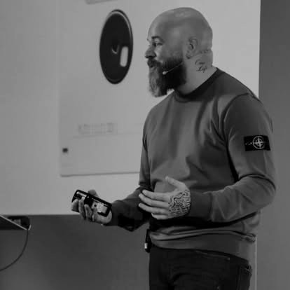 Carl Reader speaking at fintech event